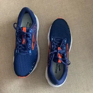 Brooks | Shoes | Never Worn Brooks Size 1 Shoes Great For  display picture 2